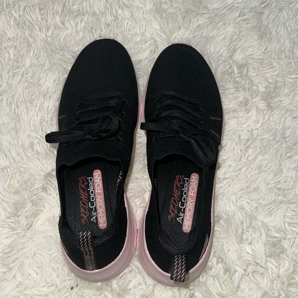 Sketchers size 9